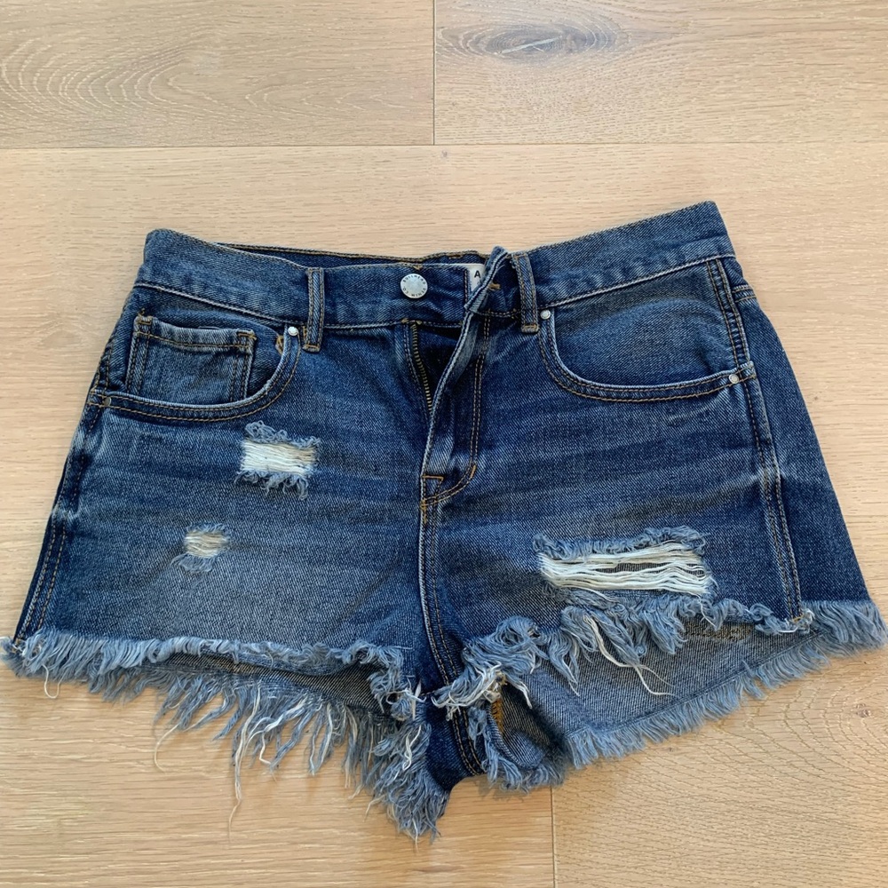 Bullhead high rise jean shorts